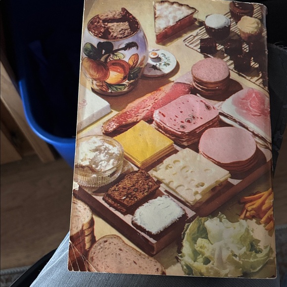 The Lunch Box Cookbook - Picture 5 of 7